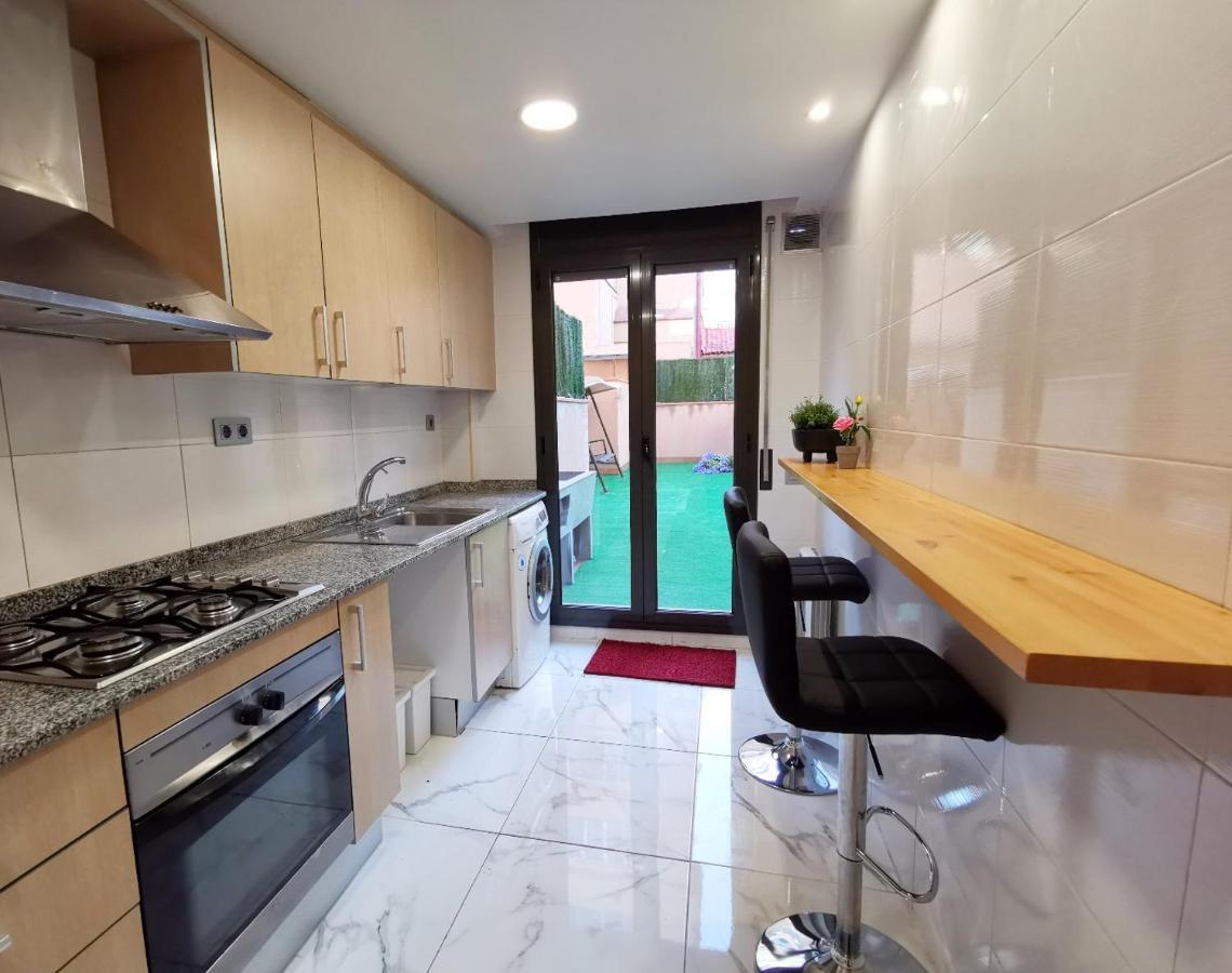 Duplex / Beach 3Min/ Bcn Center 10Min/Tren 2Min Apartment Sant Adria de Besos Exterior photo